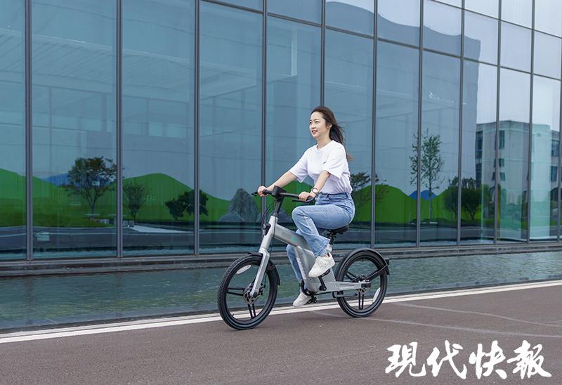 助力低碳生活，國內(nèi)首款量產(chǎn)民用型氫能自行車上路