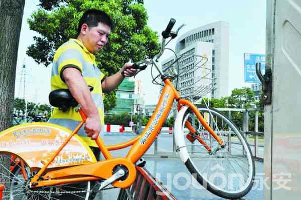 吳江：公共自行車調(diào)度員  辛苦我一人  方便千萬家